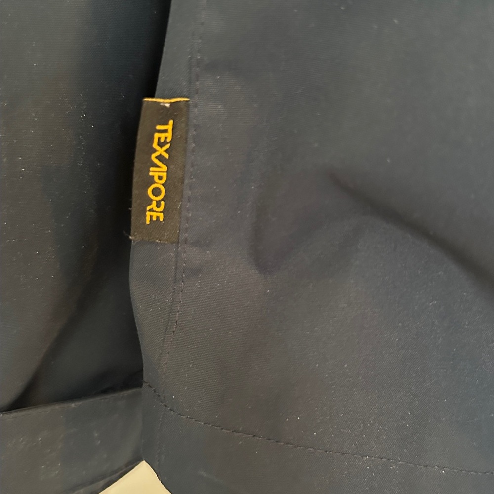 Women’s Rain Jacket - Picture 3 of 4